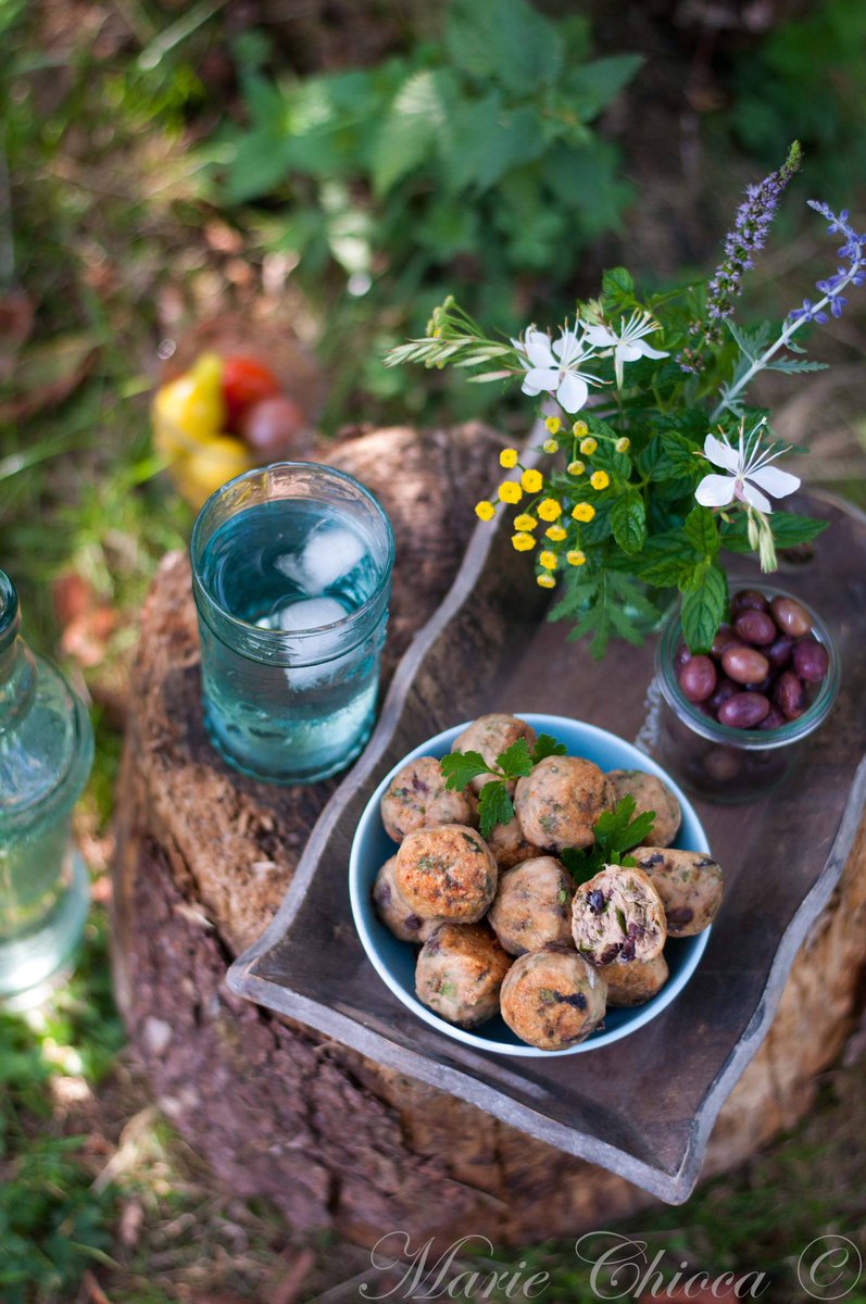LdOptimistes's tweet photo. Bienvenue à notre #menuduchef 👨‍🍳
Un déjeuner aux senteurs du bonheur 😉,rempli de la gourmandise nécessaire à notre moral 😋😁et de d☀️uceurs pour notre ❤🌷🌿

Bon appétit à tous !🤗🍷
Douce après-midi 🙏💕
#ligue_des_optimistes https://t.co/UlsCp7NNFR