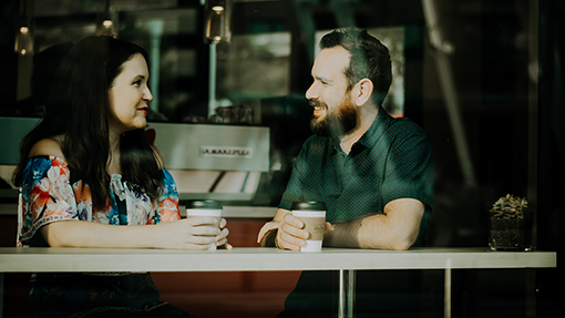 Quanto spesso parli con il tuo #coniuge delle tue questioni personali? Come potrebbe aiutarti il metodo del “dialogo essenziale” per aumentarlo? Scoprilo nell’ultimo articolo di Five.
agapeitalia.org/it/five-dialog…

#FamilyLifeFIVE per email eepurl.com/gY4O45