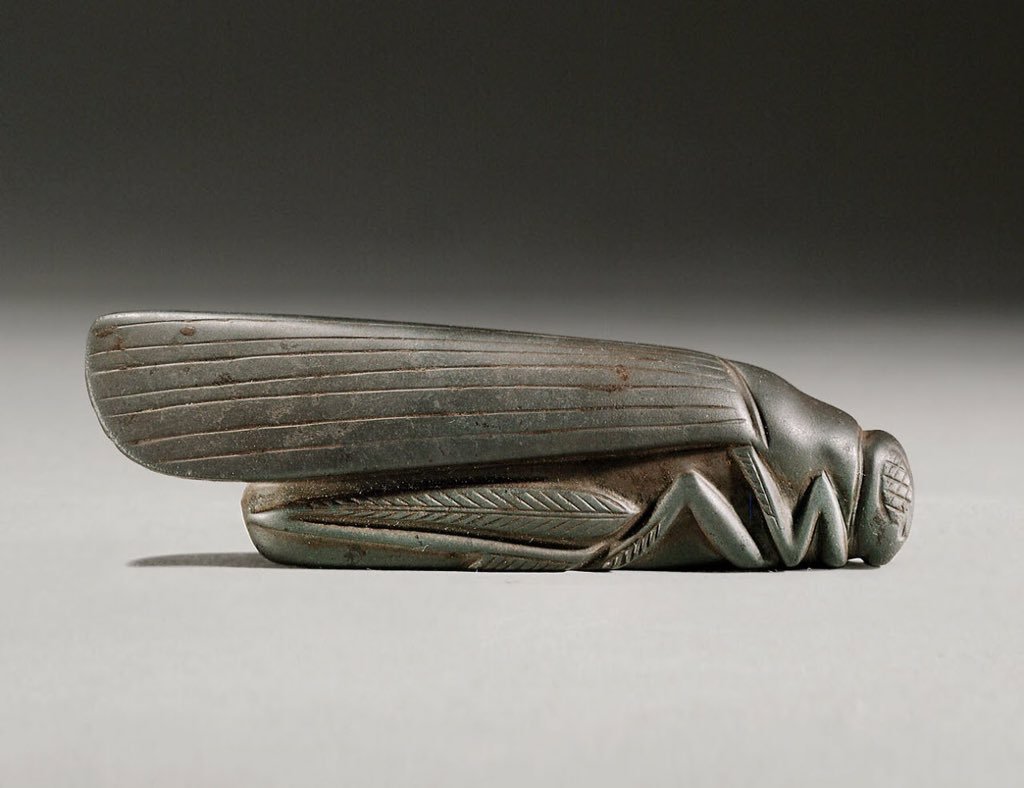 Mammoths were still walking the earth when this grasshopper weight was hand-carved almost 4000 years ago in bronze age Babylonia. C.1800 BCE. 🦣