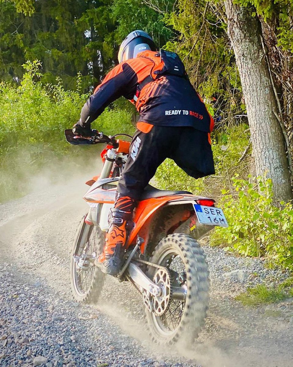 KTM_UK's tweet image. #KTMBlog - READY TO RACE isn't just a slogan, it's a mindset! And this is evident in the story of Joacim Boive. Losing his leg to bone cancer when he was just 13, Joacim followed his dream of riding and racing motorcycles. Read more at fal.cn/3fqyu

#KTM #ReadyToRace