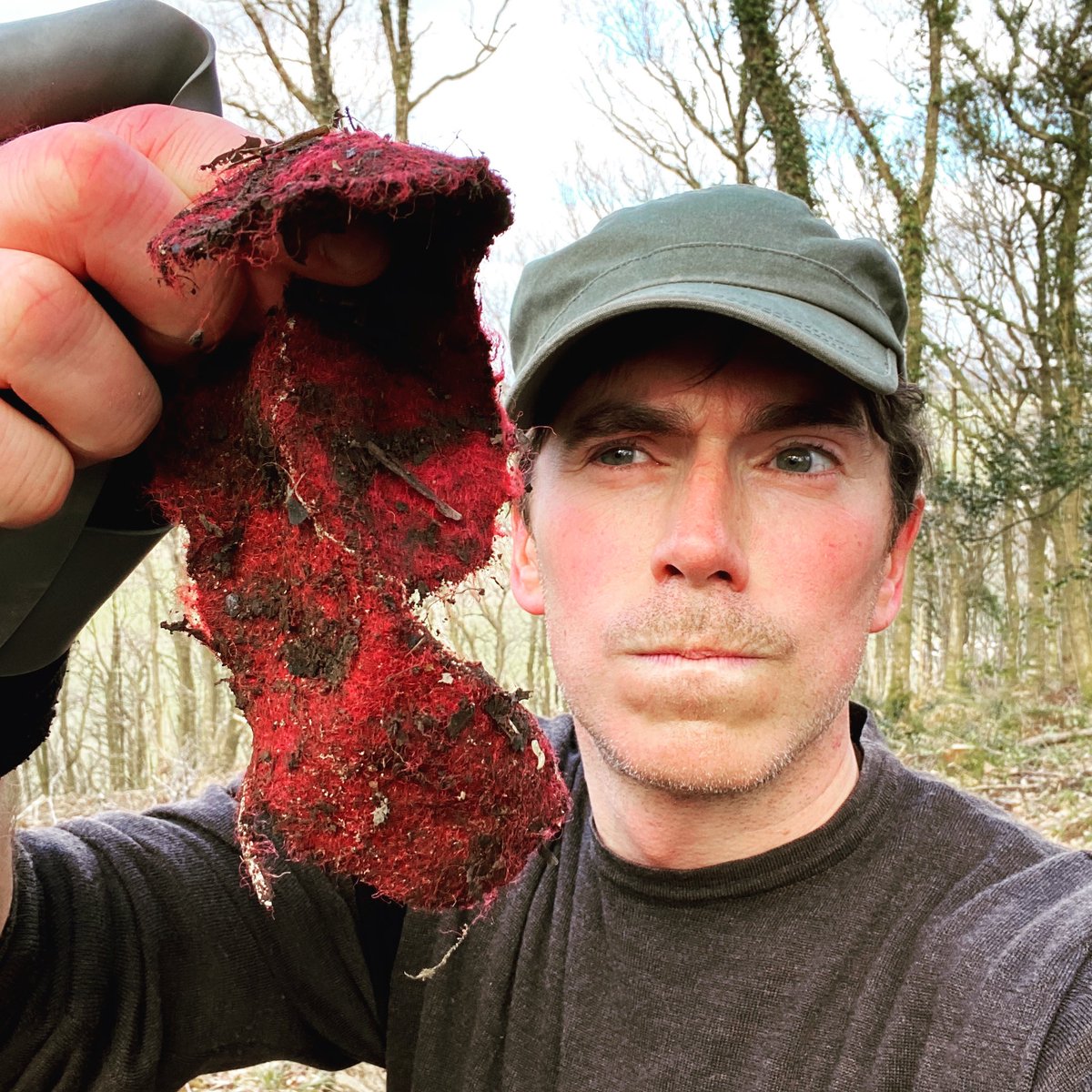 simon_reeve's tweet photo. Grab yer balls.!
I’m putting in a request to fellow dog-owners to pick-up tennis balls after they’re chewed to bits. They’re usually covered in millions of plastic fibres and we have Got to stop putting this crap into the environment.
.
#plasticpollution #cleanitup https://t.co/cMG445YDUN