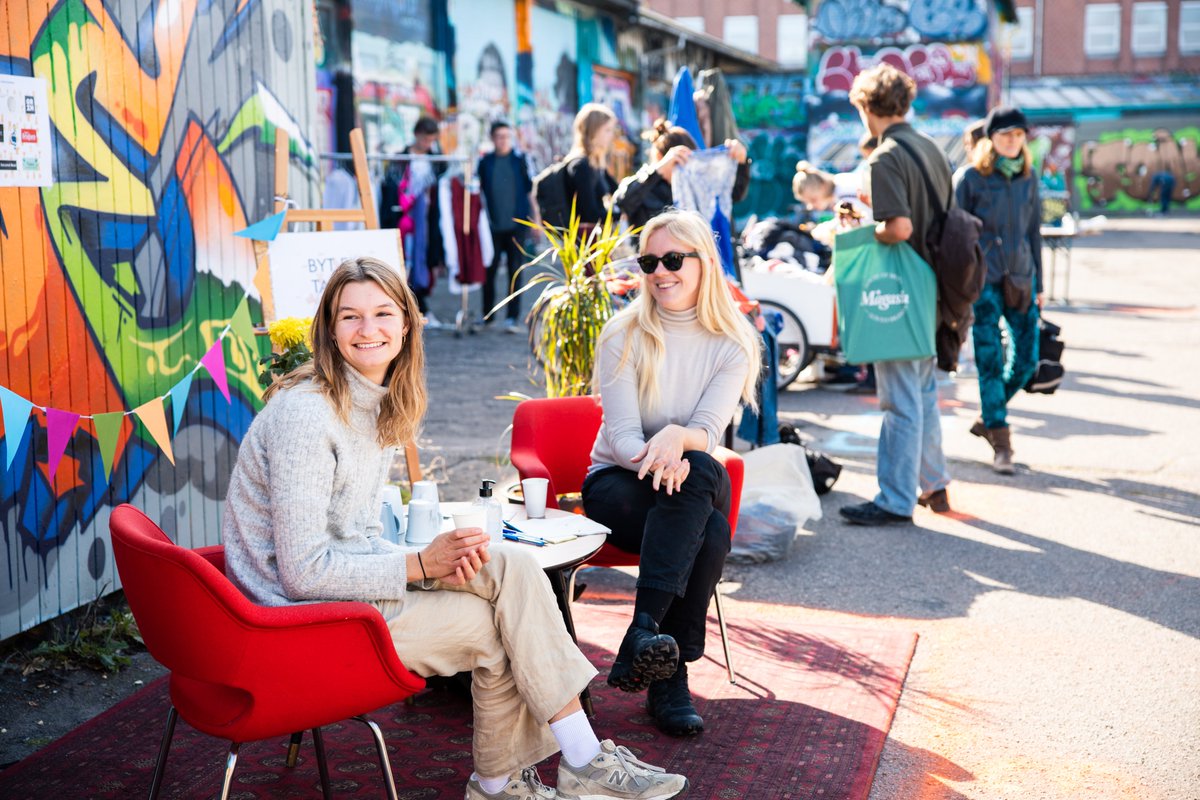 Med kulturprojekter og mentorskab som platform, inviterer vi 1.000 unge til aktivt at skabe behovsdrevne projekter, der skal være med til at skabe trivsel, fællesskab, deltagelse, sammenhængskraft og handlekraft blandt unge. Er det dig eller en du kender?

askovfonden.dk/tuborgfondet-b…