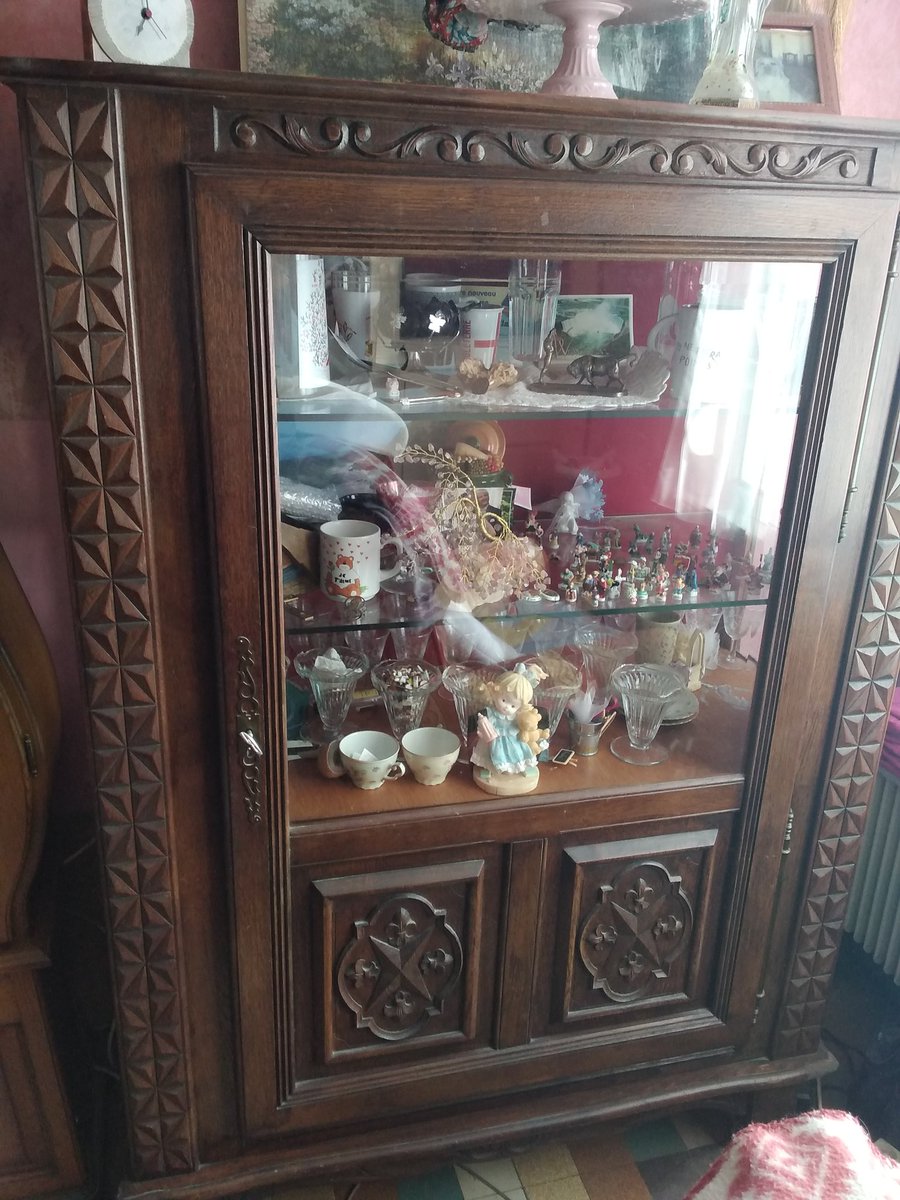 alex59530's tweet photo. URGENT. DONNE ce meuble (Vide 😉). 160x110x45 cm. A venir chercher a englefontaine. Prévoir de venir à plusieurs car personne ne pourra aider. @LeQuesnoyinfos ,si vous pouviez partager. Merci. 
PS ,pour faire de la place pour lit medical. https://t.co/Rn0YBAKnya