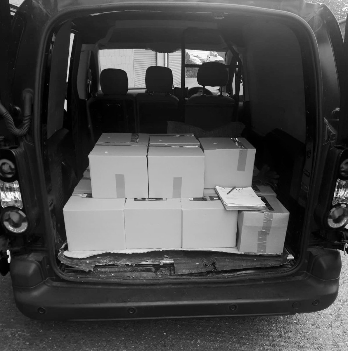 And we’re off-delivering to some fantastic customers for their openings this week <a href="/InMckenzies/">McKenzies in the City🦅🟠</a> and Dog and Hedgehog Dadlington-it’s been a long time coming, keep safe and enjoy!