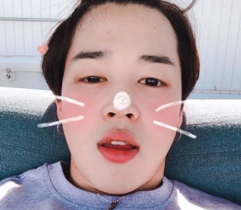 Rain_134340's tweet photo. ジミンくんの少し腫れぼったい右目は

”幼い頃トイレにぶつかりできた8針を縫う怪我の痕"

という事実を知ってから、その違いが如実に現れるセルカなどに出会うと、やり場のない母性と庇護欲が溢れ出し、もんどり打って萌え悶えてしまうオタクです😍

#BTSARMY  #BestFanArmy #iHeartAwards @BTS_twt https://t.co/iRw9C9BjWx