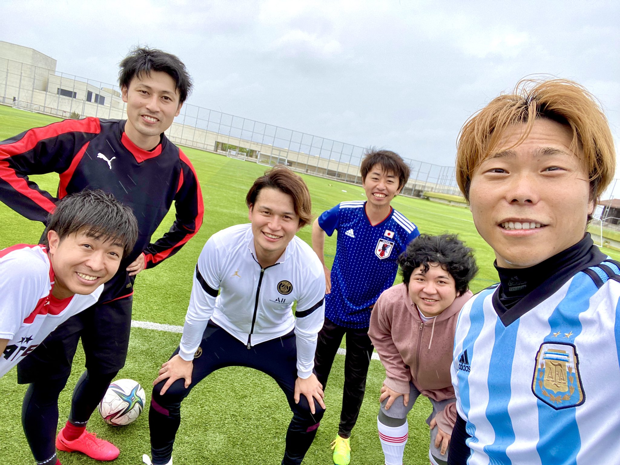 加賀美翔 ご報告 加賀美 Youtuberになる この度aj Unitedにレンタル移籍しました さーて早くチャンネル作らなきゃ Ajunited 加賀美翔 Youtube Youtuber デビュー Yen Twitter