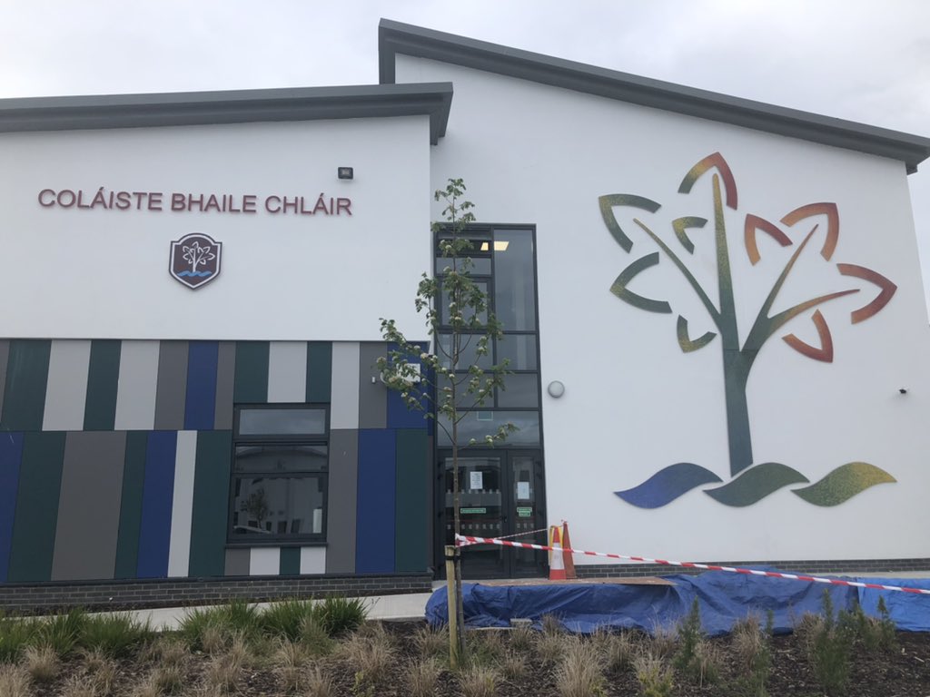 ClaregalwayColl's tweet photo. Great work on our #percentforart scheme this weekend by #artist Fiona Murphy and her team #mosaic #creativity #inspiration https://t.co/fobCETeErE