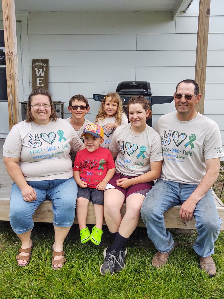 Today May 17th is NF awareness day. Here is our crew with our little warrior. <a href="/horkychan/">Chandra Horky</a> #tobyNF1warrior #NFawareness