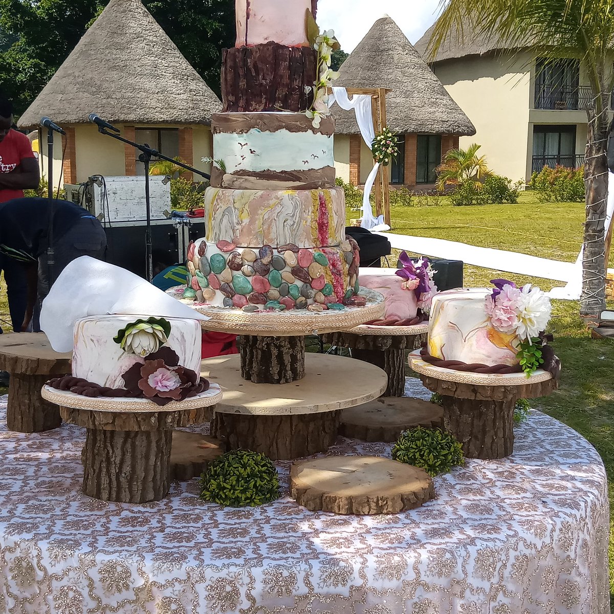 Ｗｅ░ｗｏｕｌｄ░ｌｏｖｅ░
ｔｏ░ｈｏｓｔ░ｙｏｕｒ░
ｅｖｅｎｔ．
#weddingplanner #justmarried❤️ #VictoriaForestResort #cakedecorating #cakedesign #islandwedding #birthdayparty #birthdaycelebration #partydesigner #partyvenue #celebrate #lifestyle #love #coupletravel