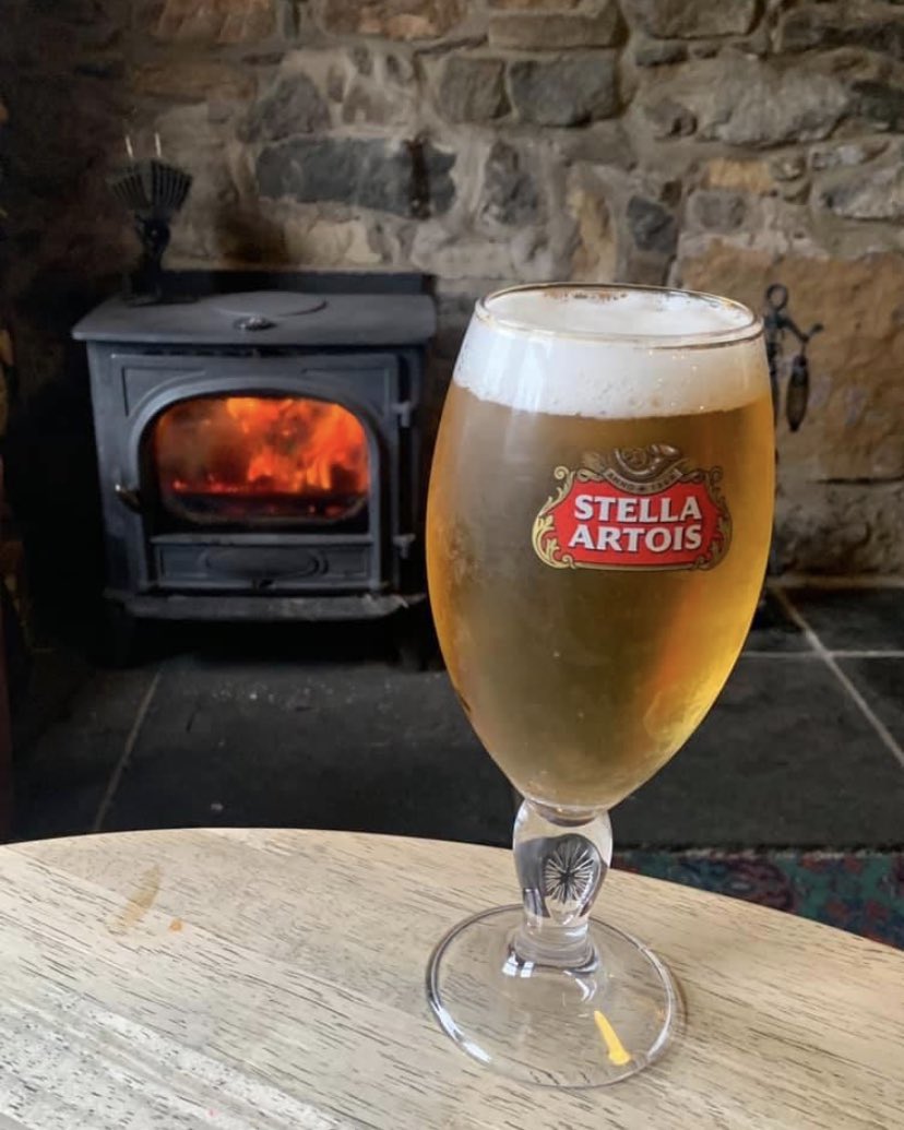 GatesideInn's tweet photo. 🍺 Today is the day 🍺 

We can now serve alcohol indoors! 

Government restrictions still apply to seating in all areas and currently indoor bookings are limited to a two hour slot. 
Our beer garden is still open if you wish to enjoy the sunshine ☀️ 

Call 01505 503362 to book☎️ https://t.co/8DSrk6ithS