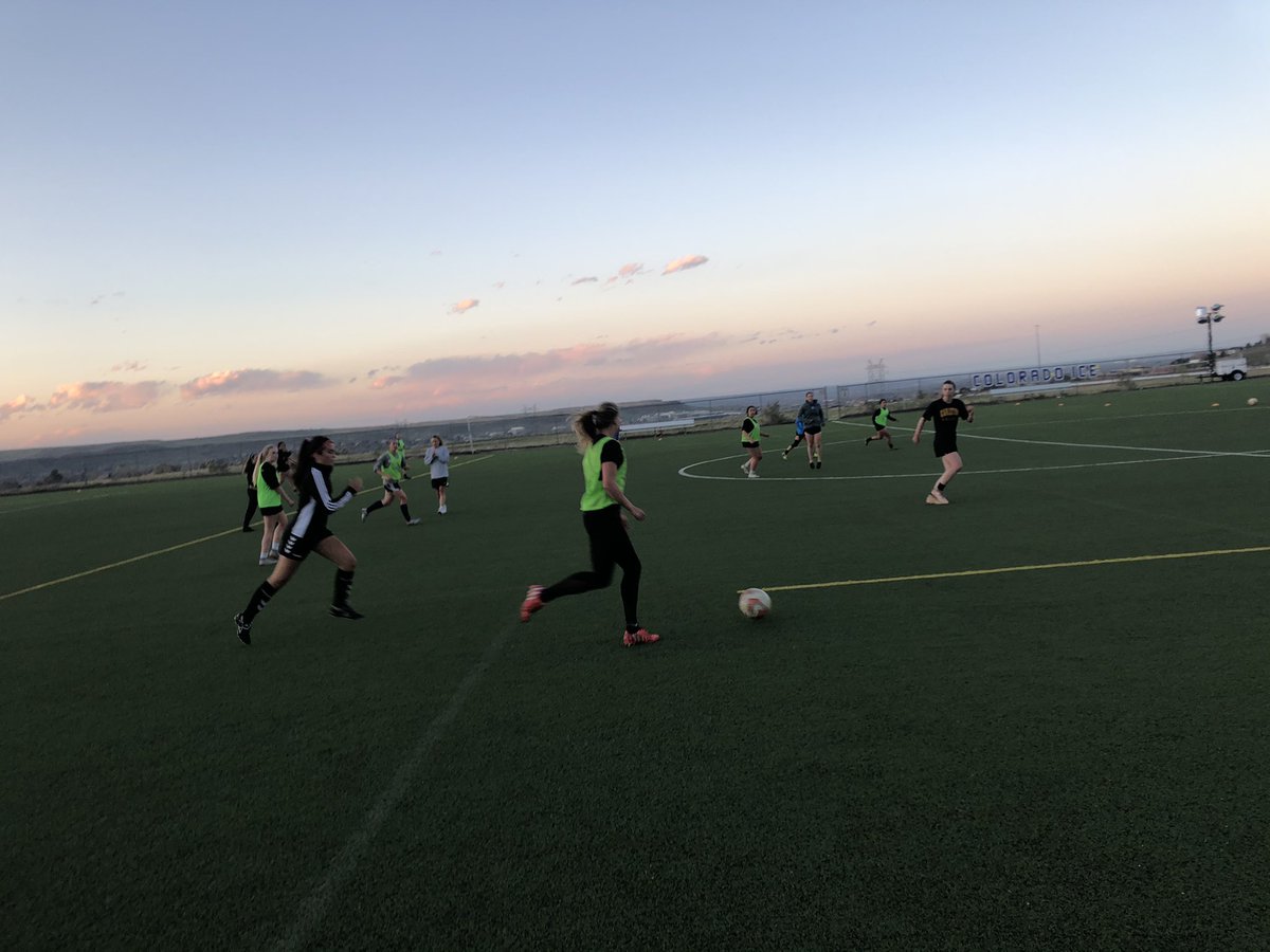 Sporting_DW's tweet image. Sporting Denver West Men’s and Women’s teams working in sessions with Colorado Ice Soccer HS teams. #titleoneofcolorado #woodsbossbrewing @COPremierLeague