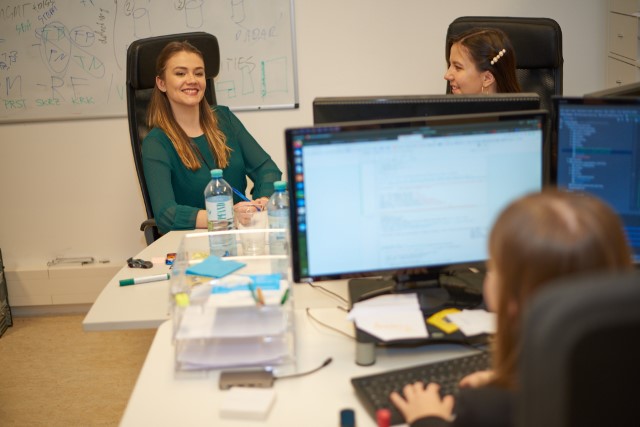 #FEMtech #SuccessStories – Tanja Šarčević in portrait! 🚀Starting her career as intern, she is now a full-time researcher in SBA's Machine Learning and Data Management Group. Thanks to #FFG's program, we can support &amp; mentor female students. Full story 👉 bit.ly/3hwodxu