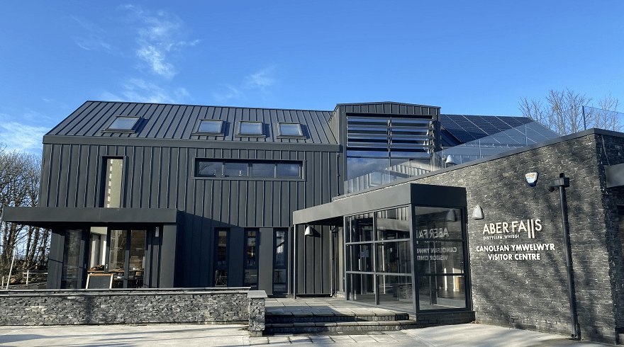 #GoodLuck to James and all the team at <a href="/aberdistillery/">Aber Falls Whisky Distillery</a> on the launch of their first #WelshWhisky. The new visitor's centre is a brilliant facility for such a momentous occasion