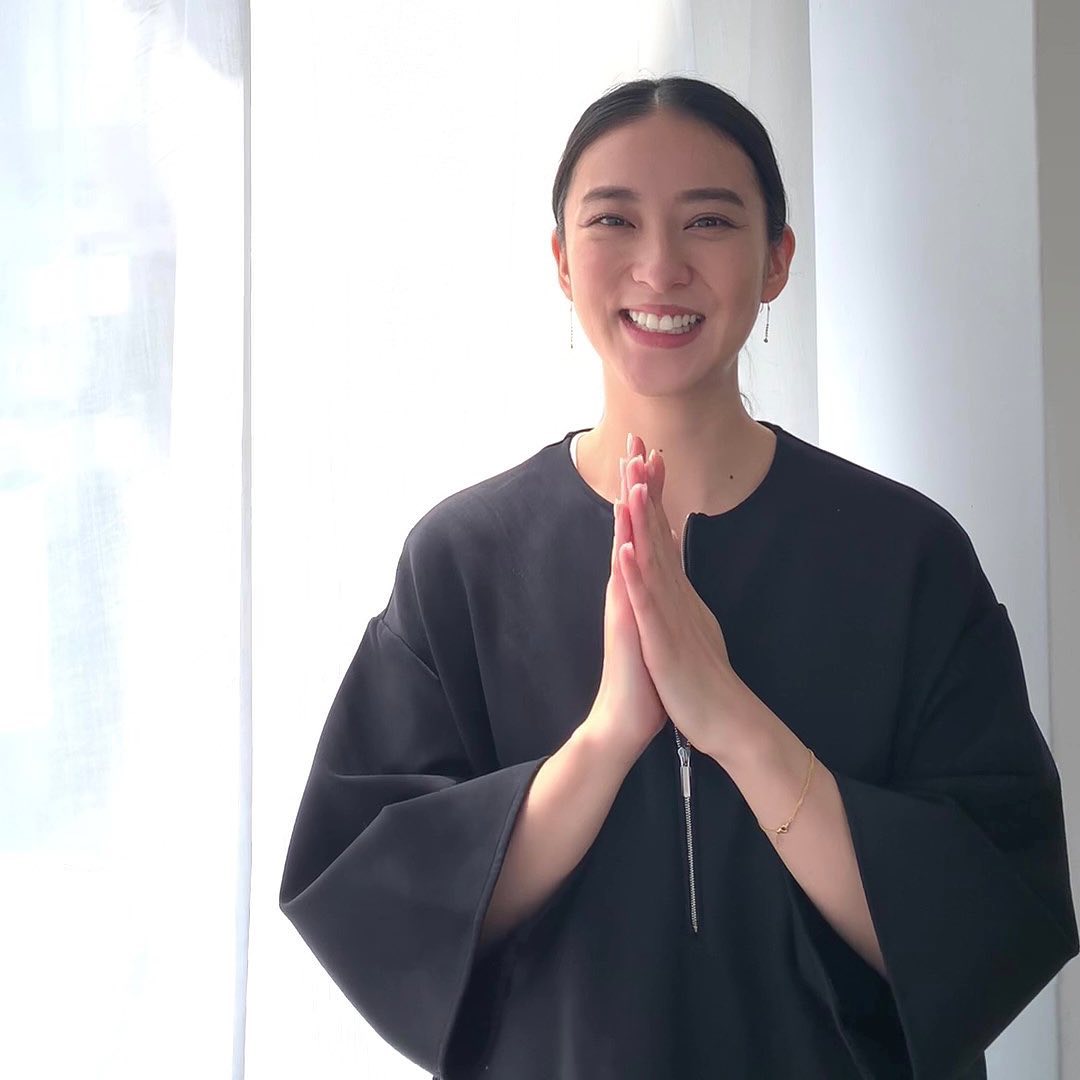 TheMagMoe's tweet photo. 発売中のVERY6月号では、
女優の武井咲さんがVERY2度めの登場♡ ...
#Therow #VERYMagazine #VERYWeb #VERY6月号 #VERYweb #VERY編集部 #モノトーンファ
https://t.co/nYpWO0mOtS https://t.co/I5uthXj4J5