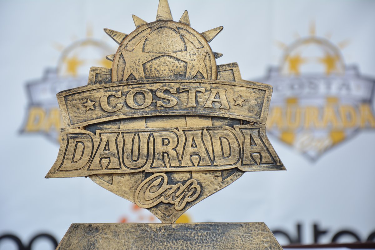 ¡Recogemos el guante! 
Varios clubes proponen organizar un torneo de pretemporada, y lo haremos. 
Os esperamos del 3 al 5 de septiembre ¡Empecemos la temporada juntos… y con una sonrisa!
+ info en costadaraudacup.com
COSTA DAURADA CUP