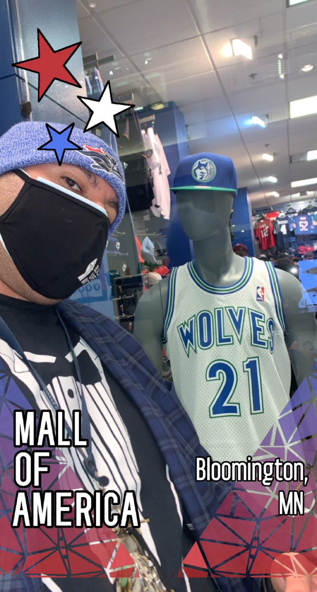 airhasiescardo's tweet photo. The rest of my time yesterday inside @mallofamerica! #LifeInMinny #HasiAganistTheWorld https://t.co/FqGs0QNMG2
