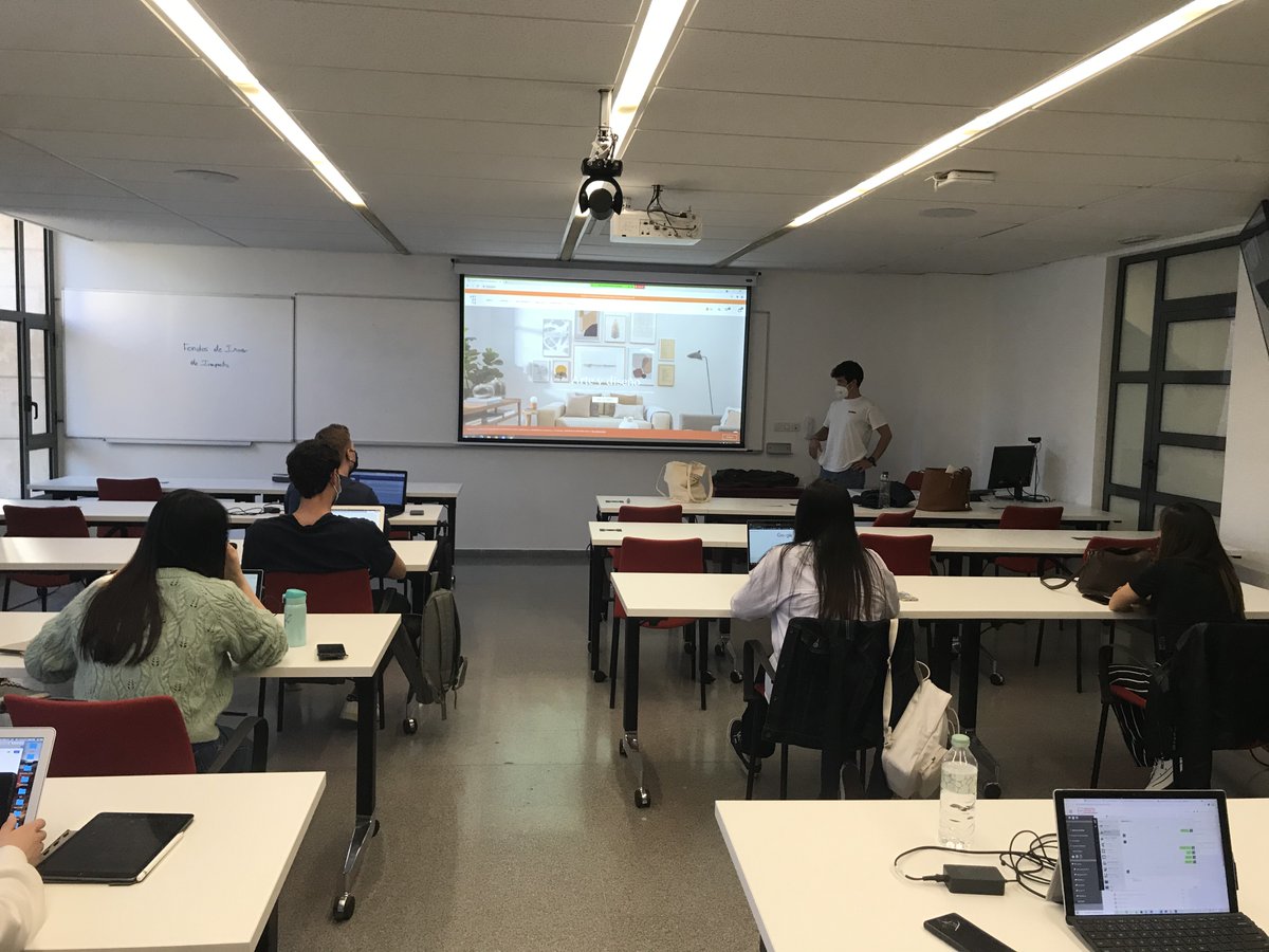 susanadomingo_'s tweet photo. Sesión sobre la #internacionalización de una #startup  en Europa de la mano de Adrià Rosendo @OdnesorAirda co-fundador de #Artesta y alumni @bsm_upf en el marco del programa #MUIBAL. Business case de como alcanzar el éxito sin necesidad de inversores. https://t.co/lAIOWXuWbK