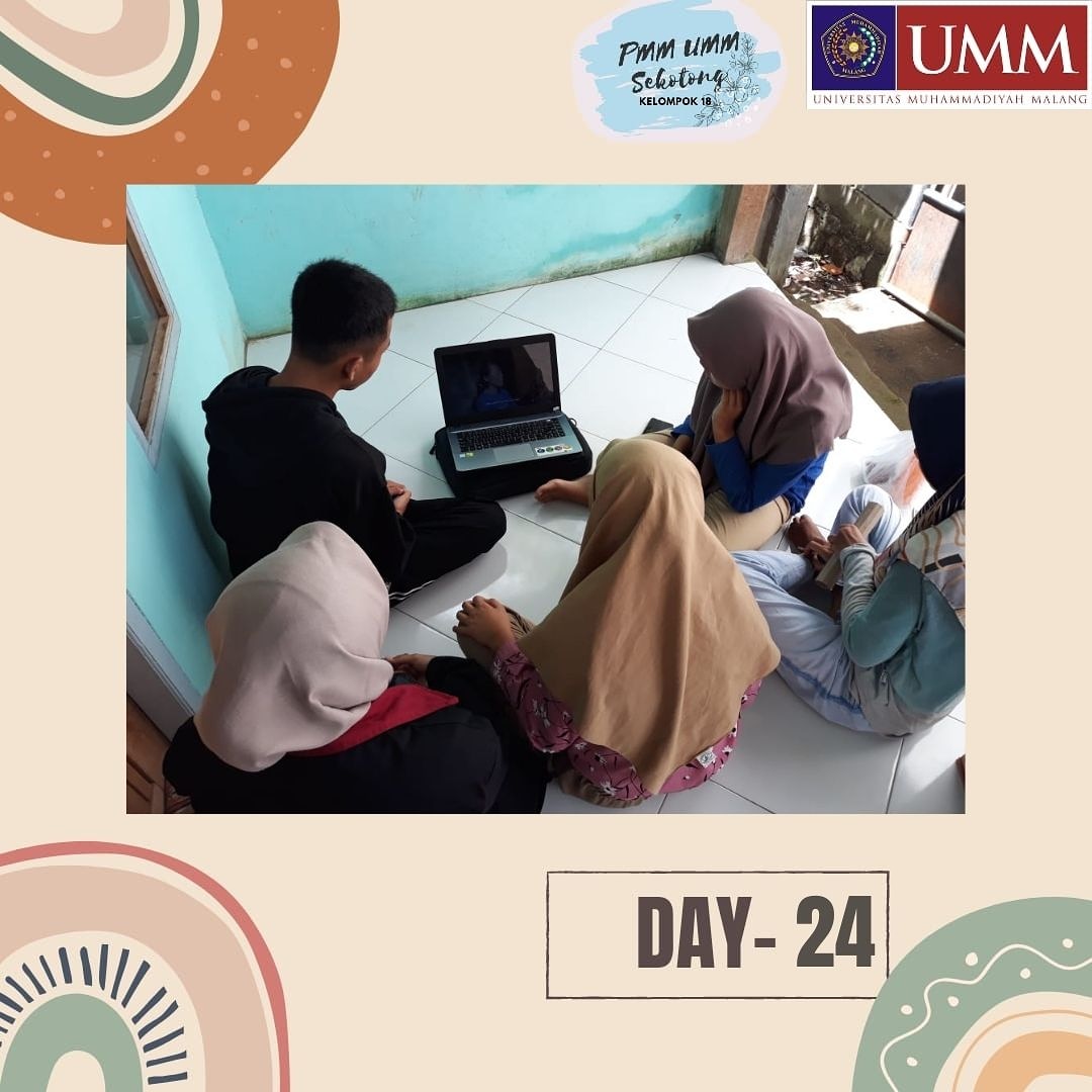 PSekotong's tweet photo. Assalamualaikum 
Hola temen-temen 👋😀
.
Agenda hari ini, 21 April 2021 adalah edukasi dampak pernikahan dini melalui video gelombang dua. Kegiatan ini bertujuan untuk memberikan edukasi kepada para remaja desa Taman Baru terkait dampak pernikahan dini melalui video.
.
#UMMCAMPUS https://t.co/ovVFYQ7neR