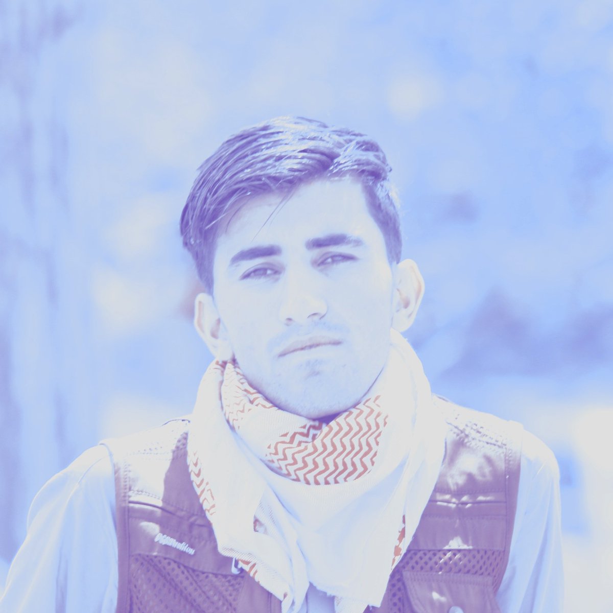 GPasoon's tweet photo. په کوټه کې مې د چیغو انعکاس دی
پر تصویر د ور ړنګیږم، سم زنګیږم https://t.co/Lj972ikJQo