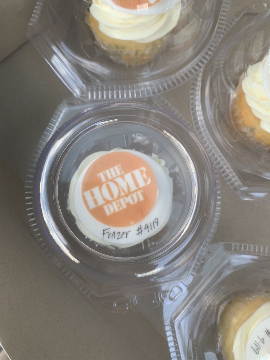 JessieWhiteman2's tweet image. Sweet Staffing!! Felicia and I worked our staffing center and provided delicious, individually packaged, custom cupcakes tor our applicants!!  Home Depot is HIRING!!! 🙌🧡🙌