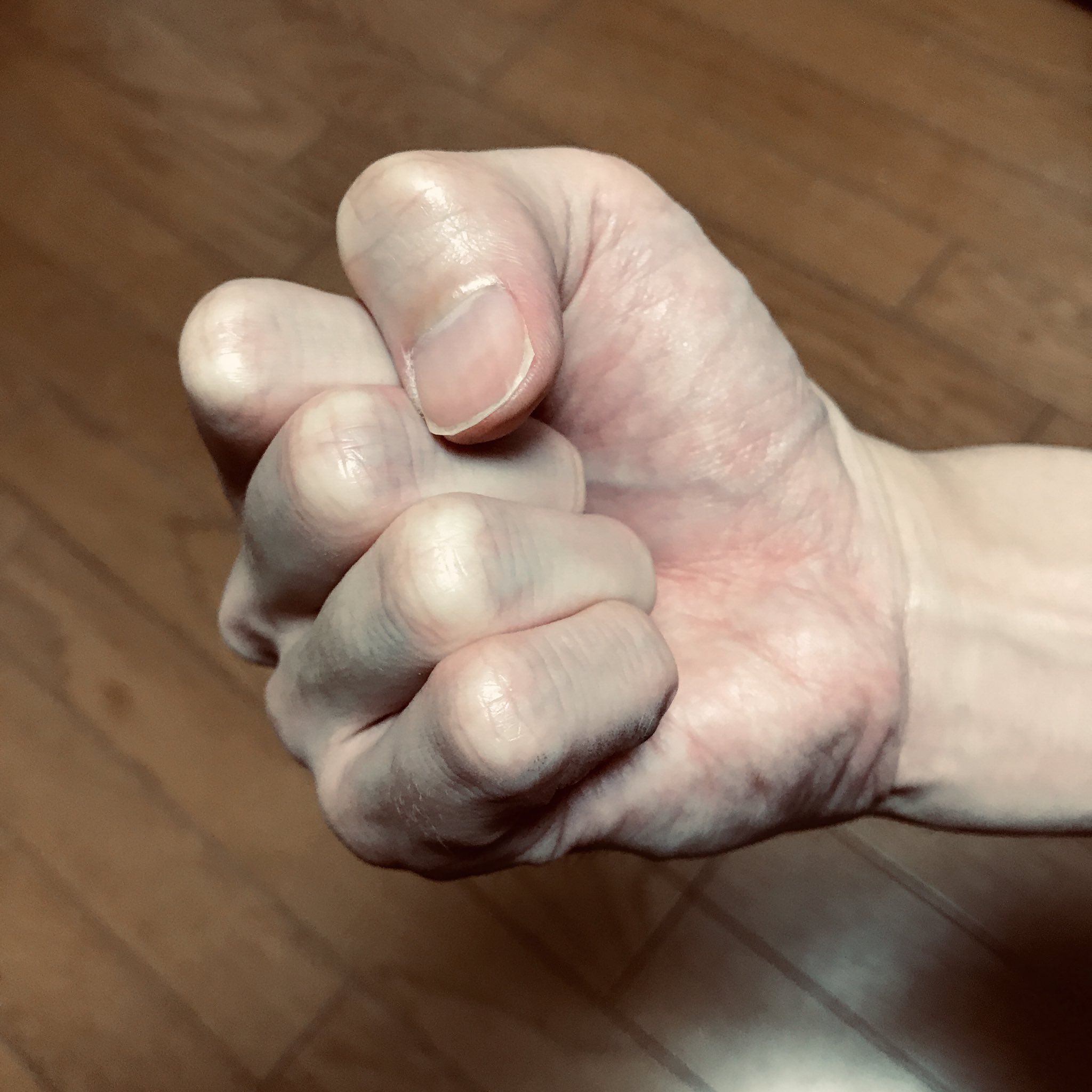 キューライス 握り拳を描くために 自分で撮った自分の拳 T Co Xwfjbwtduj Twitter