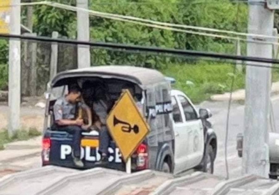Dawei strike was brutally dispersed and reportedly at least 3 protesters were abducted.
#WhatsHappeningInMyanmar 
#May17Coup 
#ReleaseTheDetainees