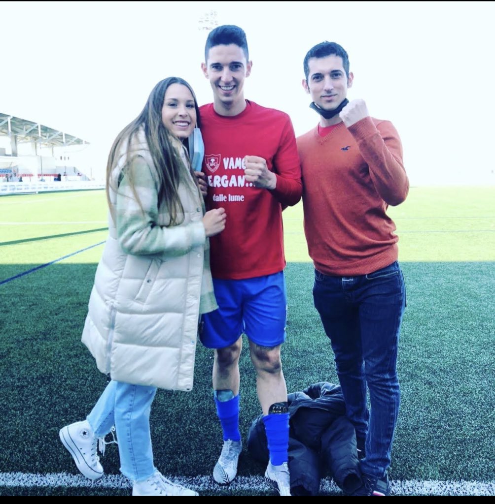 alejandro_tari's tweet photo. Finaliza una temporada diferente, pero que con el trabajo de muchos, conseguimos el objetivo que nos propusimos antes del inicio de temporada, el ansiado ascenso! Somos de 2 RFEF! Gracias por el trato y por este año @BerganFC 🔴🔵 @EmartSoccerPRO vamos a por más 💪🏽⚽️ https://t.co/WPaITTILlY