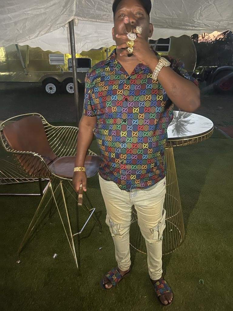 PETITION SEEKING TO HAVE MARIJUANA LEGALISED IN KENYA FILED AT MILLIMANI COURT.

citizentv.co.ke/news/petition-…

BUT mujue there's a very big difference between SIGARA KUBWA or CIGAR and MARIJUANA or BANGI which is yet to be legalised in Kenya.