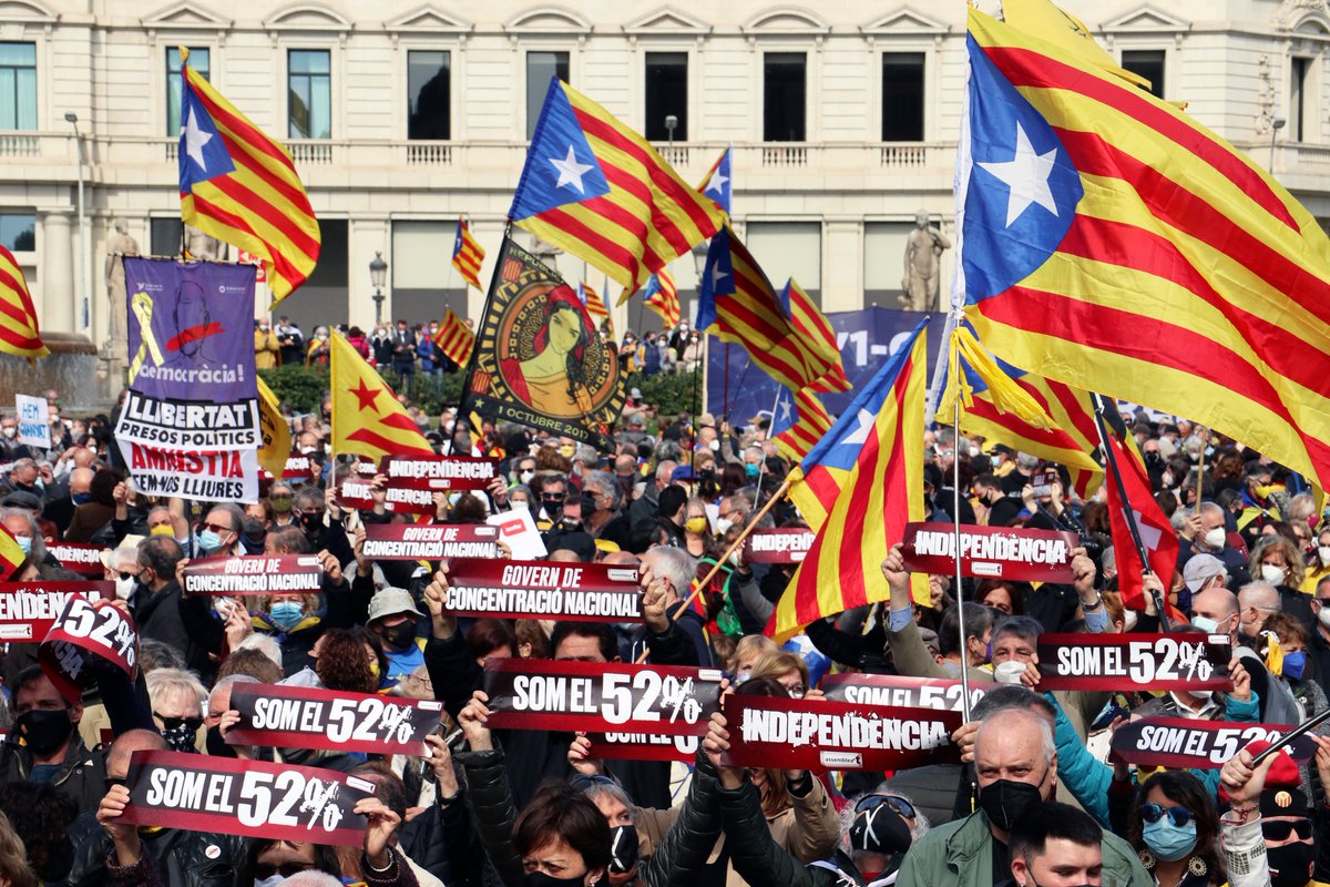 assemblea's tweet photo. ⬛️⬜️ Que s'arribi a un acord és també gràcies a la perseverança i la fermesa de totes les persones que formeu part de l'Assemblea!

👉Ara cal continuar empenyent perquè es faci la independència durant aquesta legislatura!

Amb tu ho podrem tot: https://t.co/D10uHzzMeE https://t.co/PrOsV4GFK6