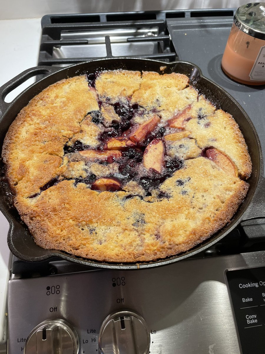 DCS009's tweet photo. @recteq_official had a good bbq weekend, even smoked a dessert! https://t.co/B3yigRQVpY