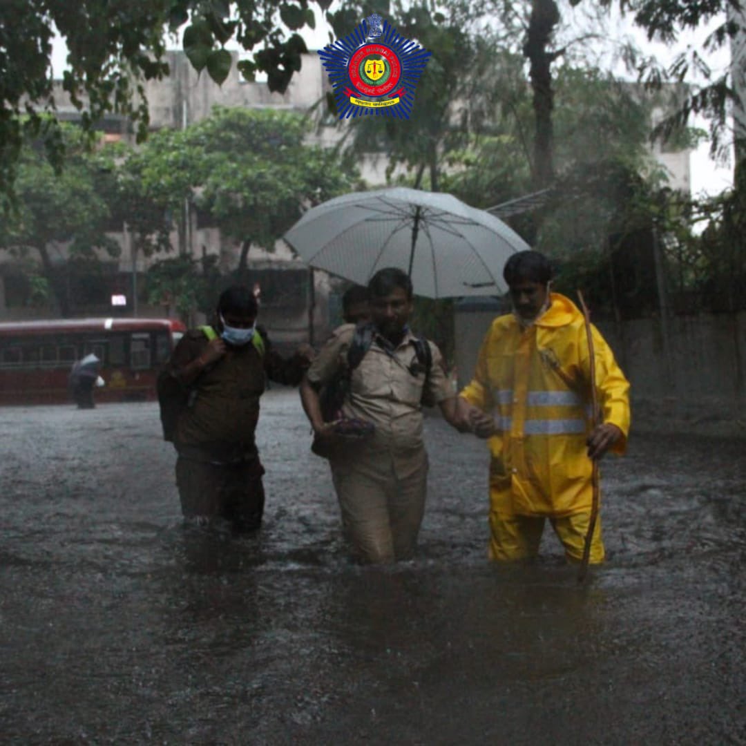 MumbaiPolice tweet picture