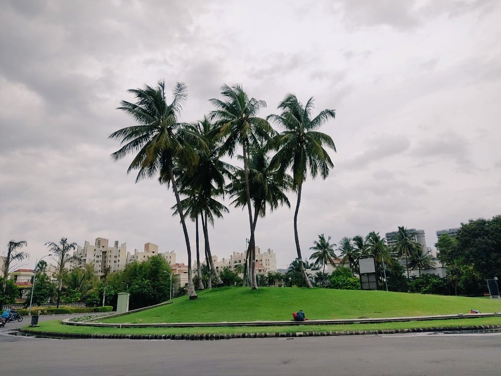 parthjamdar7's tweet photo. Perfect combination of weather! Sun-rain-air. #grennery 
#punerains https://t.co/9l8DxnDOOx