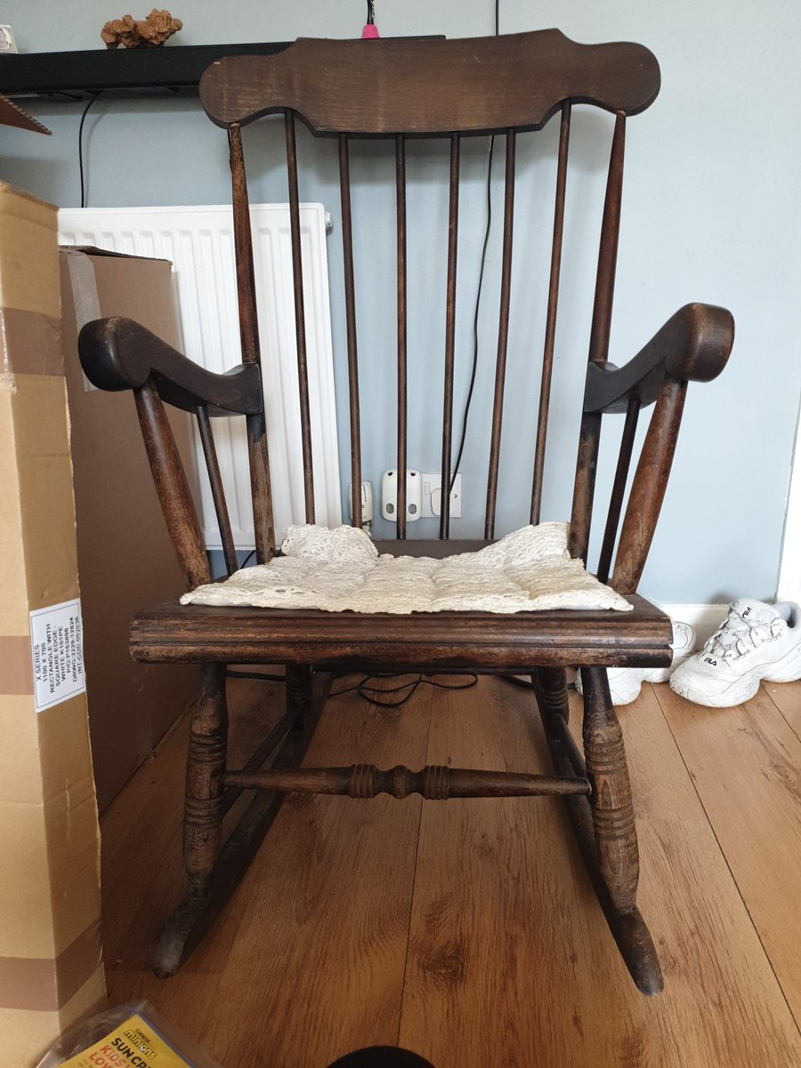 SandraGiles3's tweet photo. @BBCMorningLive @W_K_Restoration Hi I'd like to restore this rocking chair.
Can you give me some advice please? https://t.co/1upUdpORW8