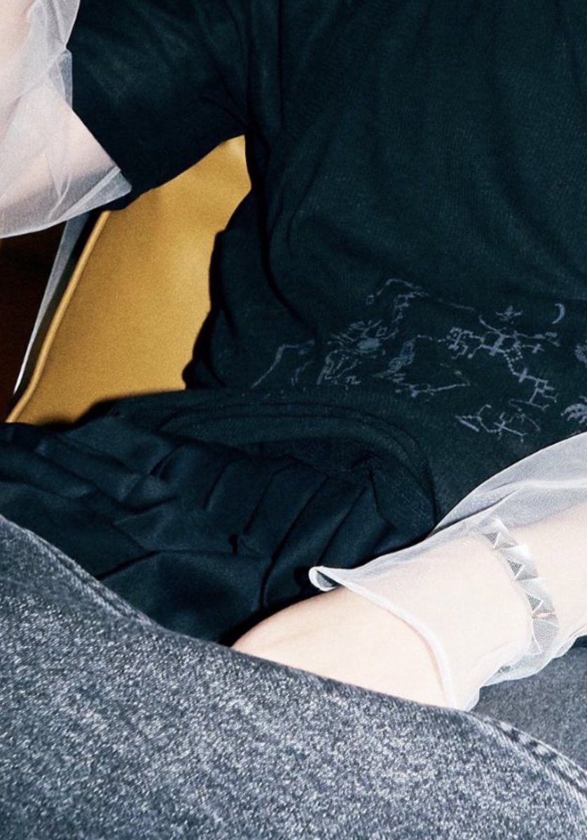 atelier1204's tweet photo. 𝐋𝐎𝐔𝐈𝐒 𝐕𝐔𝐈𝐓𝐓𝐎𝐍 𝐌𝐄𝐍'𝐒 𝐂𝐎𝐋𝐋𝐄𝐂𝐓𝐈𝐎𝐍 스커트를 봐서 그런가 석진이 풀샷 궁금해👀 https://t.co/mWkDXHD2kl