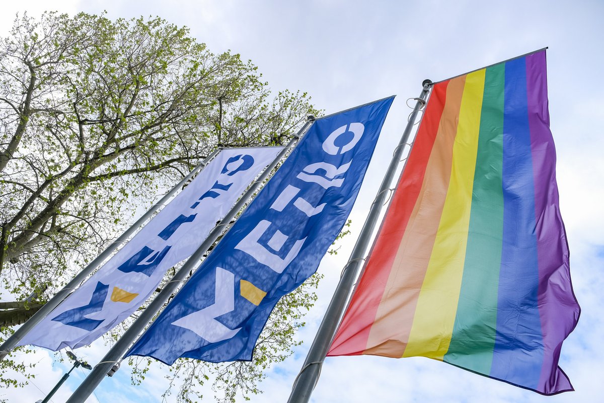 METRO_Politics's tweet photo. Am heutigen #IDAHOBIT setzten wir an über 100 METRO-Märkten von @METRO_DE &amp; an unserem Headquarter von @METRO_News ein klares Zeichen gegen #Homo-, Bi-, Inter- &amp; Trans*feindlichkeit! Wir werden uns weiter gegen die #Diskriminierung der #Blutspende in Deutschland einsetzen! /sl https://t.co/uGFI745s5U