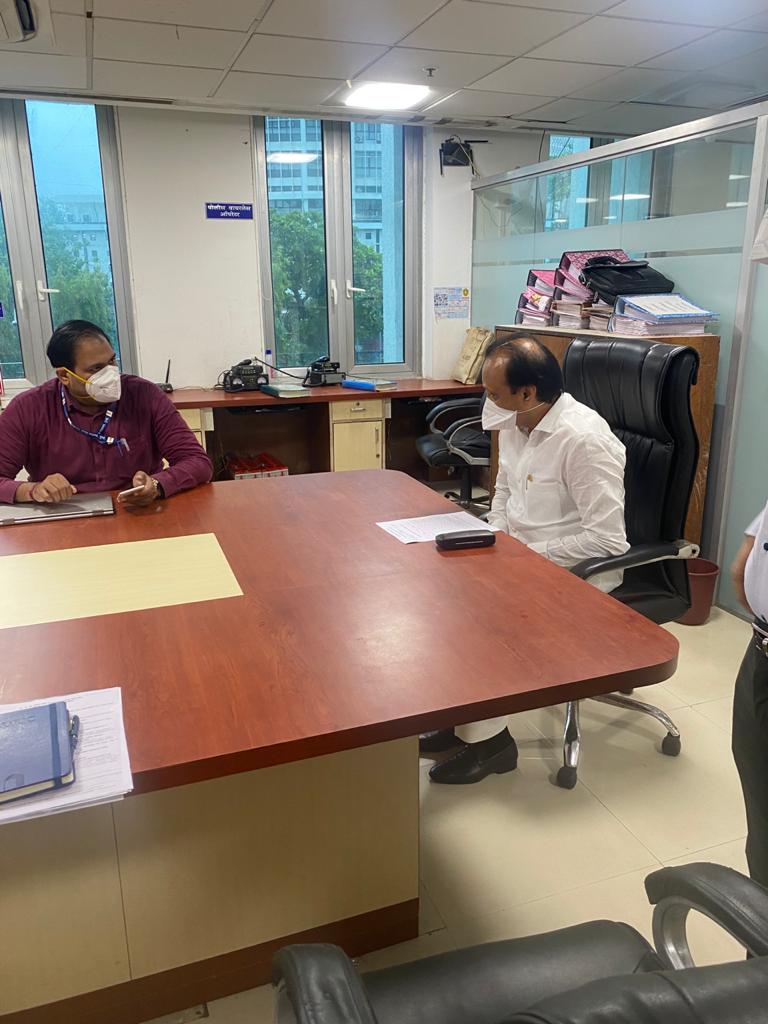 Maithilii_7's tweet photo. Covid 1st wave, Nisarga cyclone, Covid 2nd wave, Tauktae cyclone. One thing is constant that is our govt &amp; our leaders who are working day-night for us to protect us! Thank you for everything! 
@OfficeofUT ji @AjitPawarSpeaks ji
@AUThackeray ji 
We are blessed to have you all! 🙌 https://t.co/ZycOl19i1N