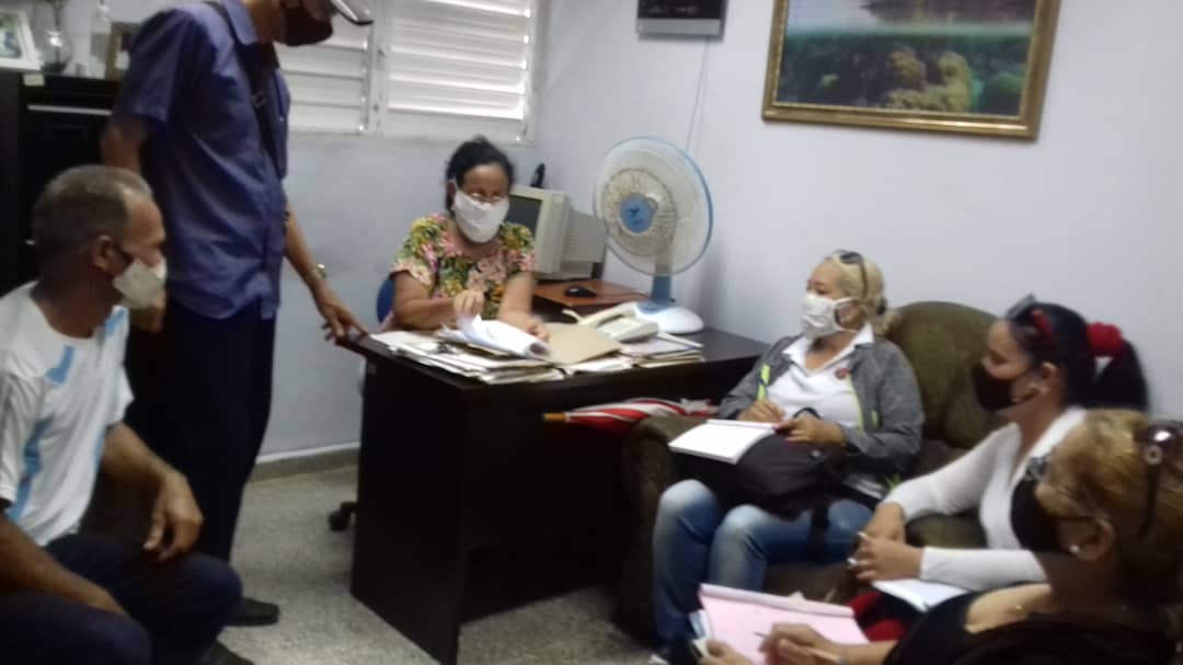 Asamblea_Banes's tweet photo. #PoderPopularBanes : Los miembros de la Comisión Permanente que atiende los asuntos de Salud,Hidrológica y Medio Ambiente, desarrollaron un Control Popular al Hogar de Ancianos de #Banes https://t.co/hPM9rLfbTT