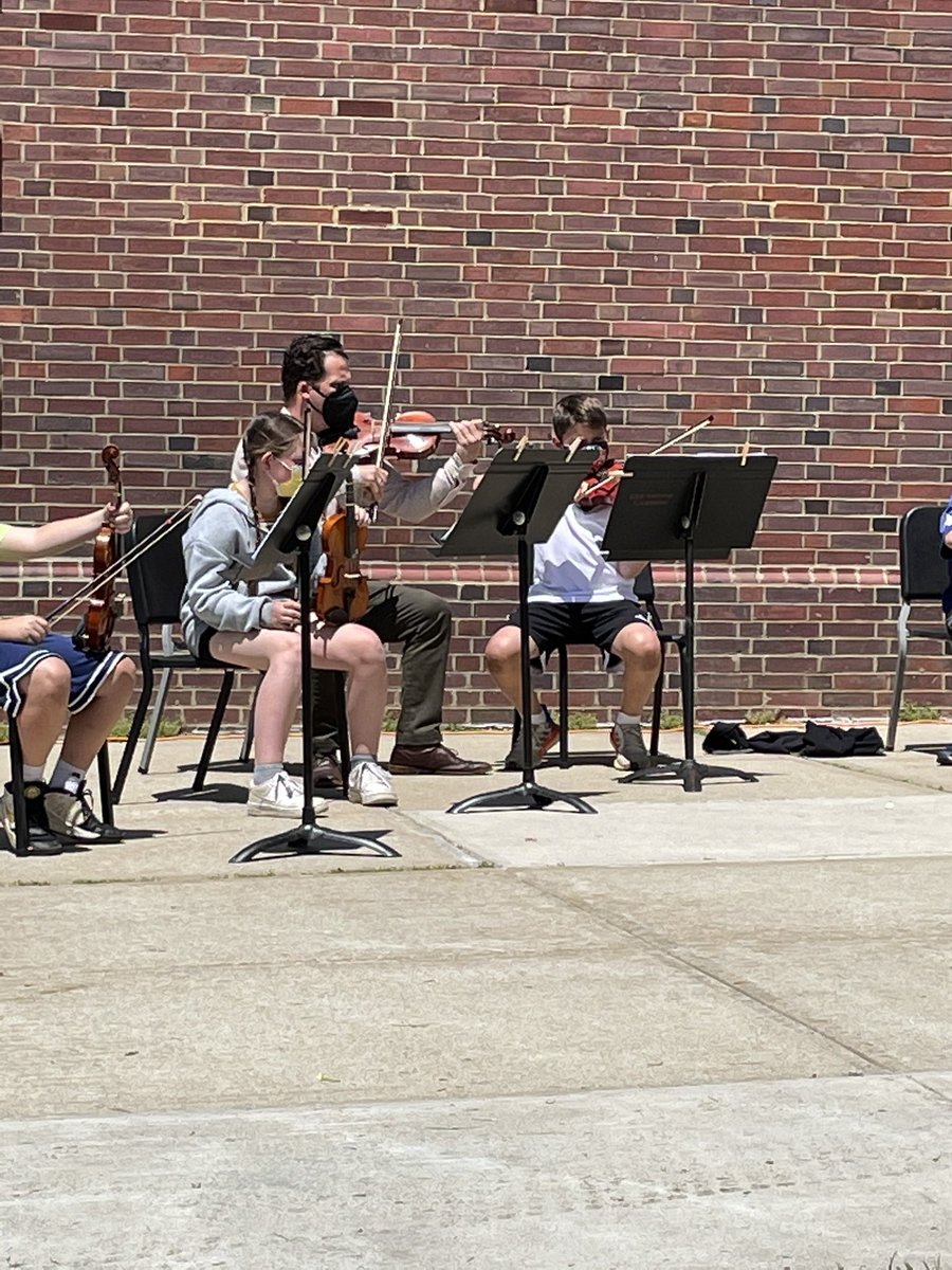 DebNovick's tweet image. GWL PUP today! We’re so proud of our string instrumentalists and Mr. Falco. Great job!!!