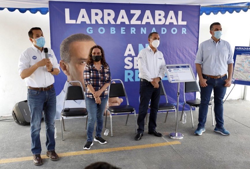 MauroGuerraNL's tweet photo. Junto a @FerLarrazabalNL y @daniel_carrillo lograremos la solución a las inundaciones.

En equipo #NadaNosDetiene, este 6 de junio🧂y👢X el 🍞 #PintemosDeAzulNL https://t.co/RxM9AVVGjY