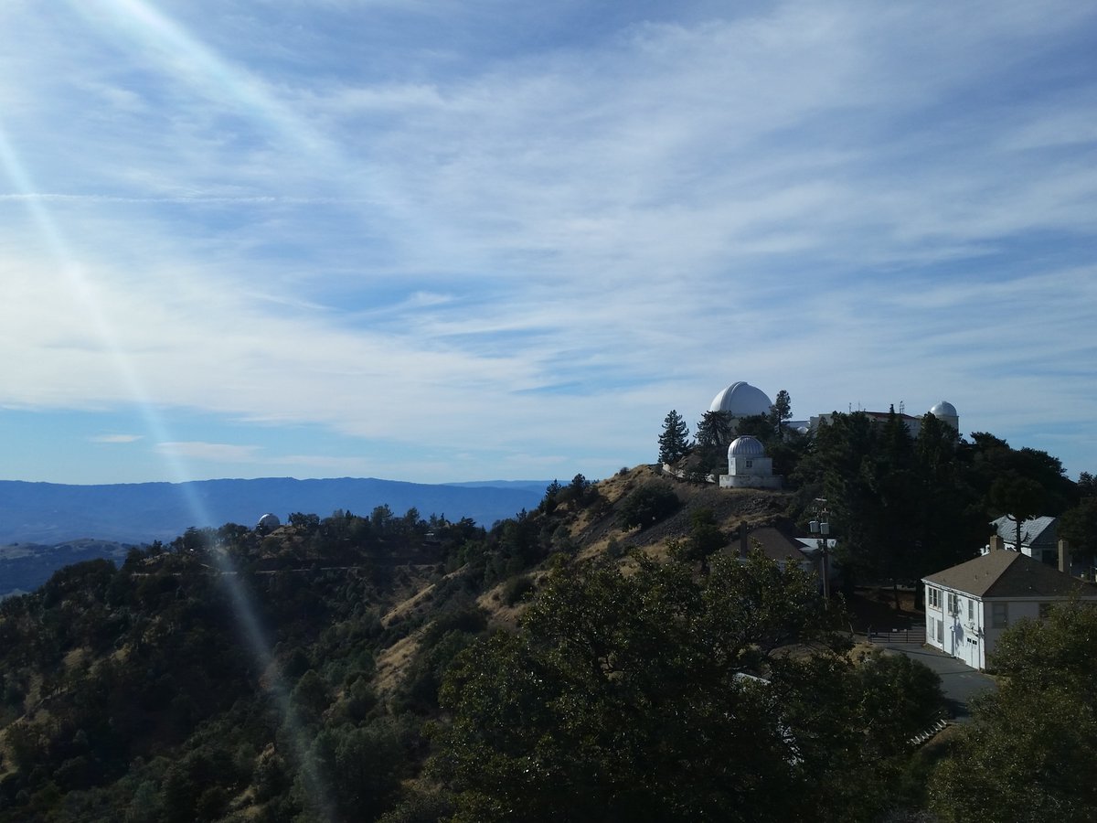 JustTheLetterU's tweet photo. @EricLagadec @Astro_MiguelM @10943_Brunier @LucieLeboulleux @MatBethermin @djulik @bmac_astro @alexislavail @Badrizio @DrMaz_Astro @AbsilOli @maunakeaobs @MITHaystack @SOFIAtelescope @NAICobservatory First of several trips to @LickObservatory atop Mt. Hamilton. Despite the open dome during the day time, no telescopes were hurt in the process! (SA Paul introducing Shane to VIPs before my talk as part of their summer #MusicoftheSphere series) #WorldObservatoriesTour https://t.co/dfWWPsef9f
