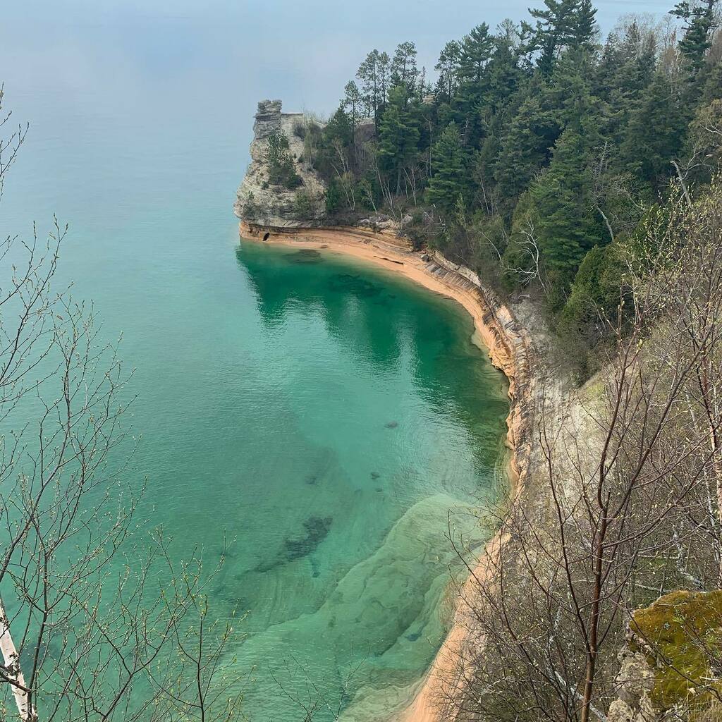 WanderingWests's tweet photo. This weekend I went to one of my favorite Michigan scenic sites. I also explored waterfalls and remote forest lakes. 

It was a blissful weekend without cell signal in Michigan’s Upper Pennisula! 💚

.⁣
.⁣
.⁣
.⁣
.⁣
#michiganders #upnorth #northernmi… https://t.co/iggwsp7OFS https://t.co/gkncLMz4Rx
