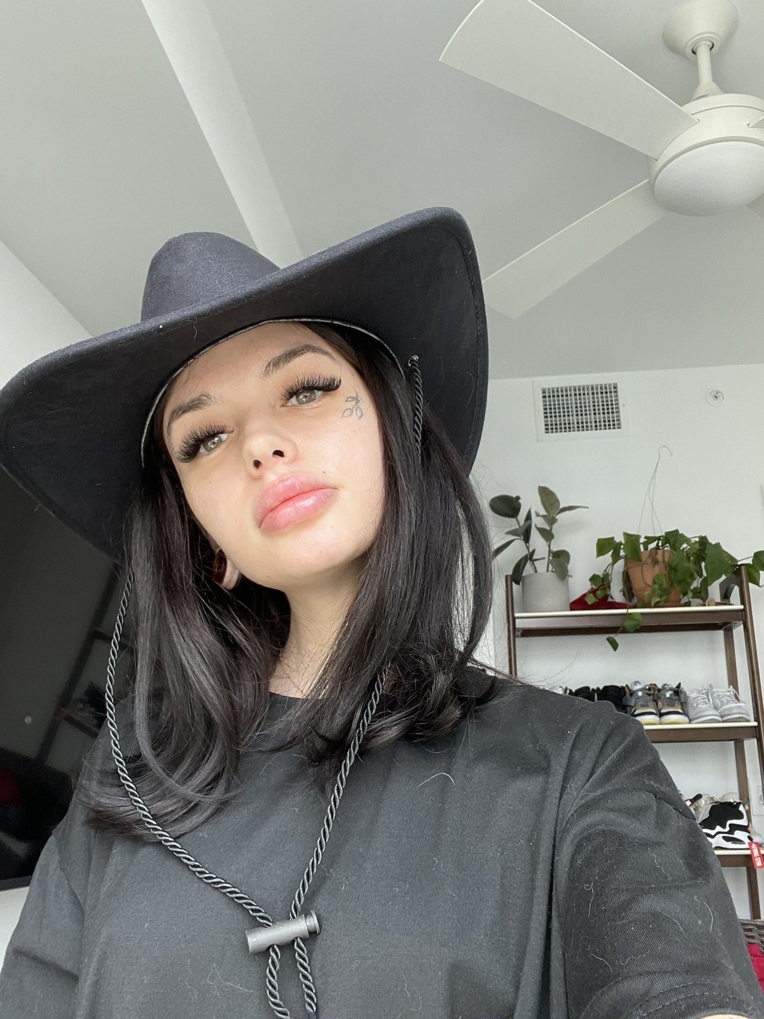 TW Pornstars - 2 pic. Stormy Summers. Twitter. My twitter has been boring after lately idk why