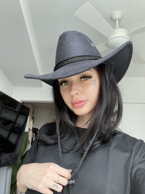 My twitter has been boring after lately idk why. I think I&rsquo;m shadow banned af. Like this post if you<a href="/tag/mvsales"class="tags"><span>#mvsales</span></a>