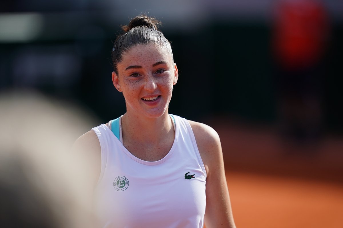 FFTennis's tweet photo. Découvrez les invitations (wild-cards) attribuées pour les qualifications et le tableau final des simples dames et messieurs, ainsi que les épreuves de tennis-fauteuil et de quad du tournoi de #RolandGarros 2021 :
👉https://t.co/MzfvthWH4W https://t.co/kQr2nUDpwf