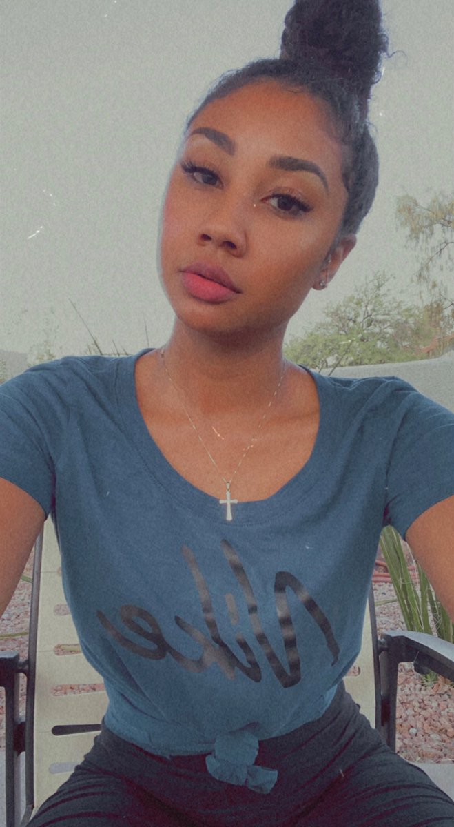 _basicallyari's tweet image. I haven’t been on here in foreverrrr 😂 #wassup