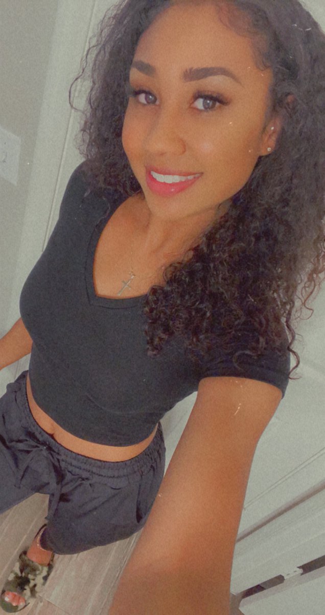 _basicallyari's tweet image. I haven’t been on here in foreverrrr 😂 #wassup