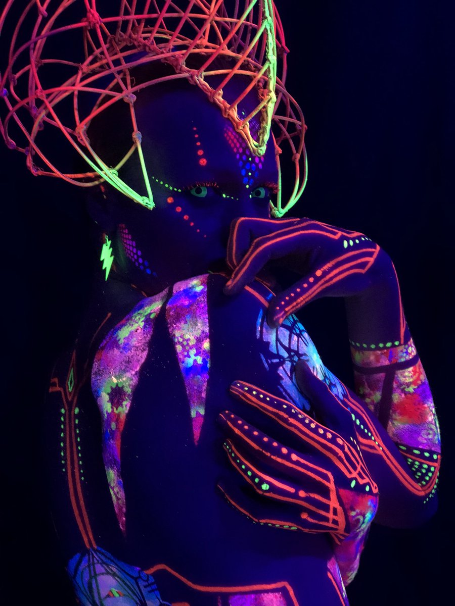 connectikart's tweet photo. Kimayå . Kold’s tribe #2888 #cooperative tribe #bodypainting #performance #betterfuture #creature #uvart https://t.co/7d3VnXXsG1
