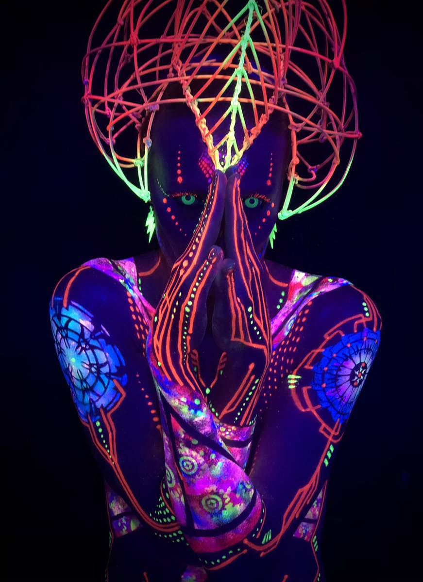 connectikart's tweet photo. Kimayå . Kold’s tribe #2888 #cooperative tribe #bodypainting #performance #betterfuture #creature #uvart https://t.co/7d3VnXXsG1