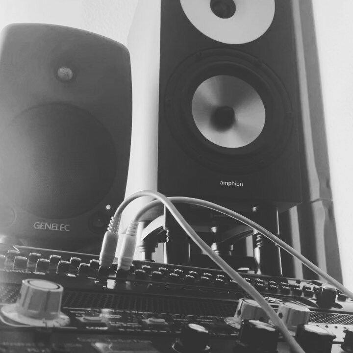 Plague_Artist's tweet photo. Some deep atmospheres over an hypnotic rithm. #techno #genelec #amphionloudspeakers #uadapollo #empiricallabsfatso #lennardaudio #youarepartoftheplague https://t.co/aZxBq3Gjrx