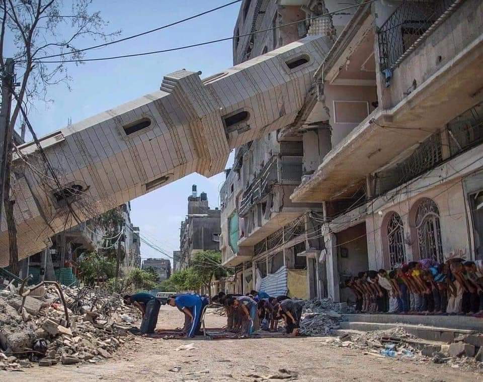 armeetie's tweet photo. Our FAITH will never be destroyed, no matter what you do. As a matter of fact it becomes even stronger with each attack, martyr, destruction. We bow only to ALLAH the almighty, and we shall prevail by his will 🇵🇸✌
#Gaza_Under_Attack
#PalestineUnderAttack
#PalestiniansLivesMatter https://t.co/KsHhJbAOyf